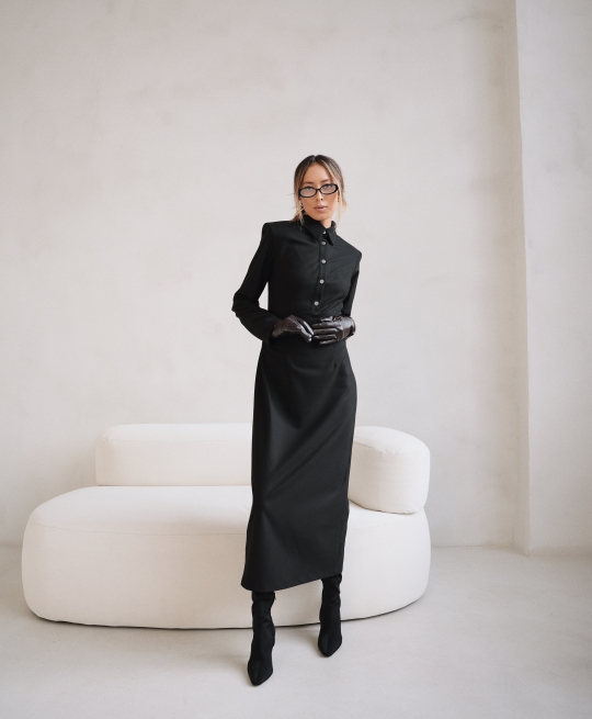 Платье-поло с подплечниками (черный)