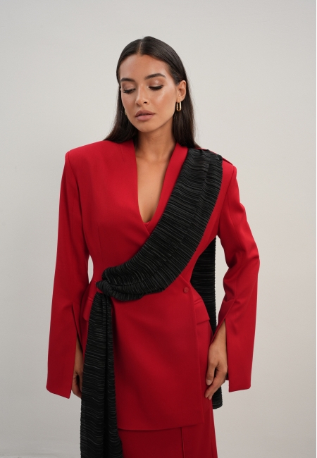 Жакет приталенный со съемной деталью (красный)