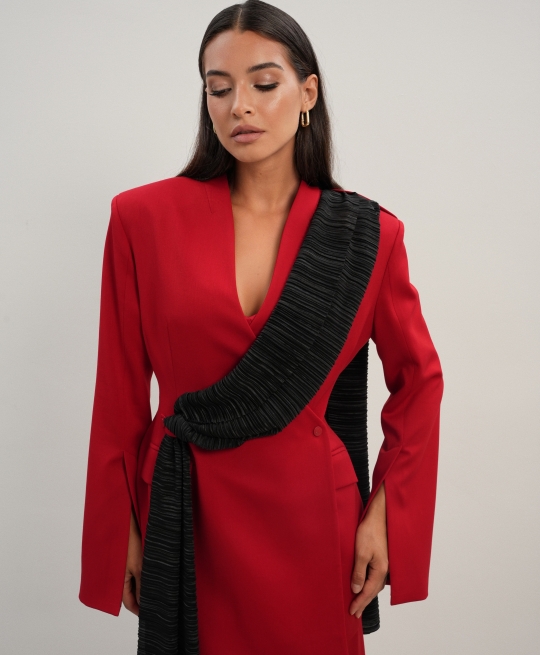 Жакет приталенный со съемной деталью (красный)