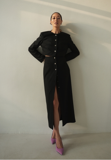 Жакет укороченный с акцентными пуговицами (черный)